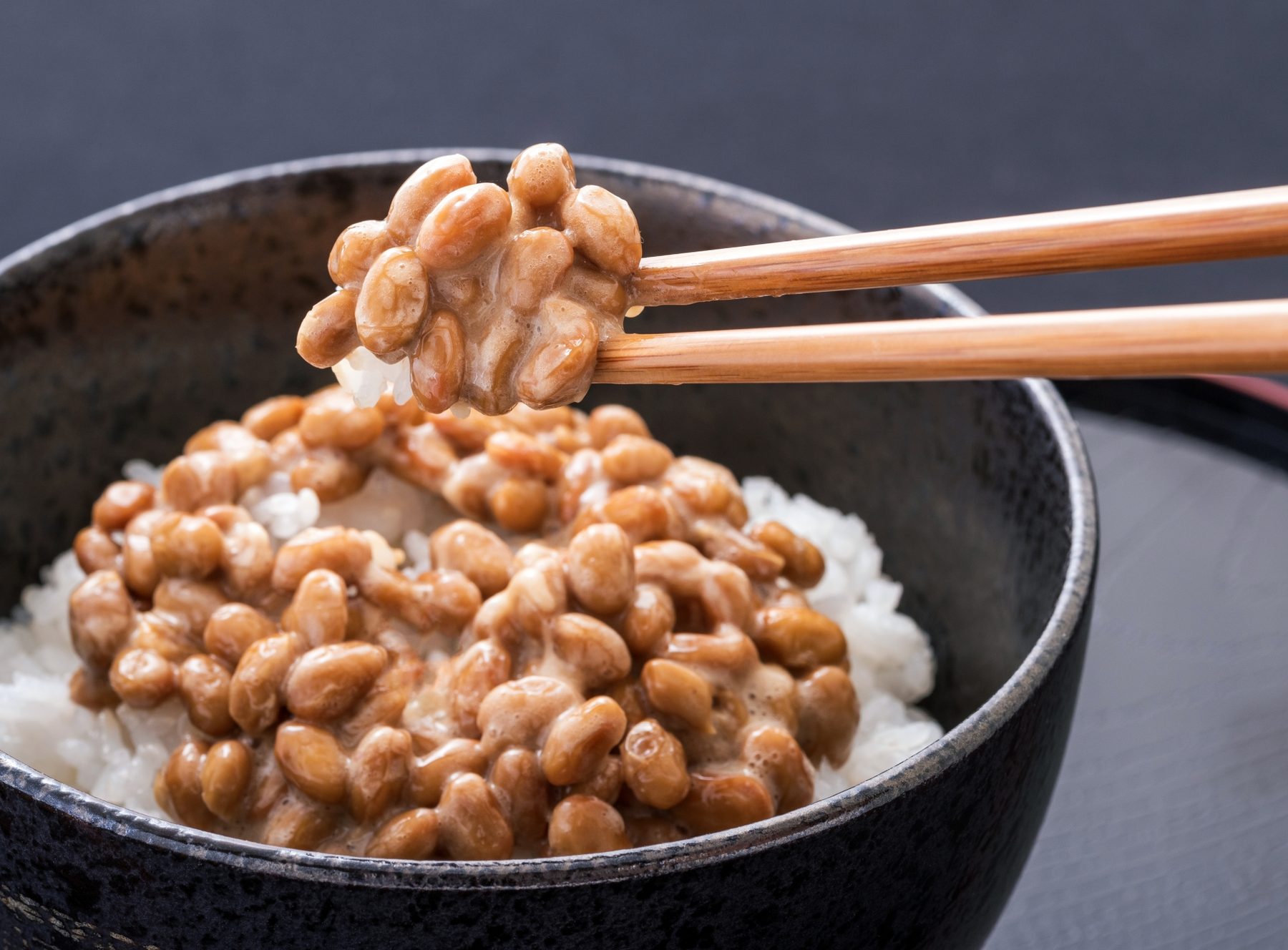 炊きたてのごはんに富士納豆